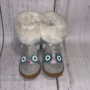 Adorable & Sparkly, cozy owl zip booties